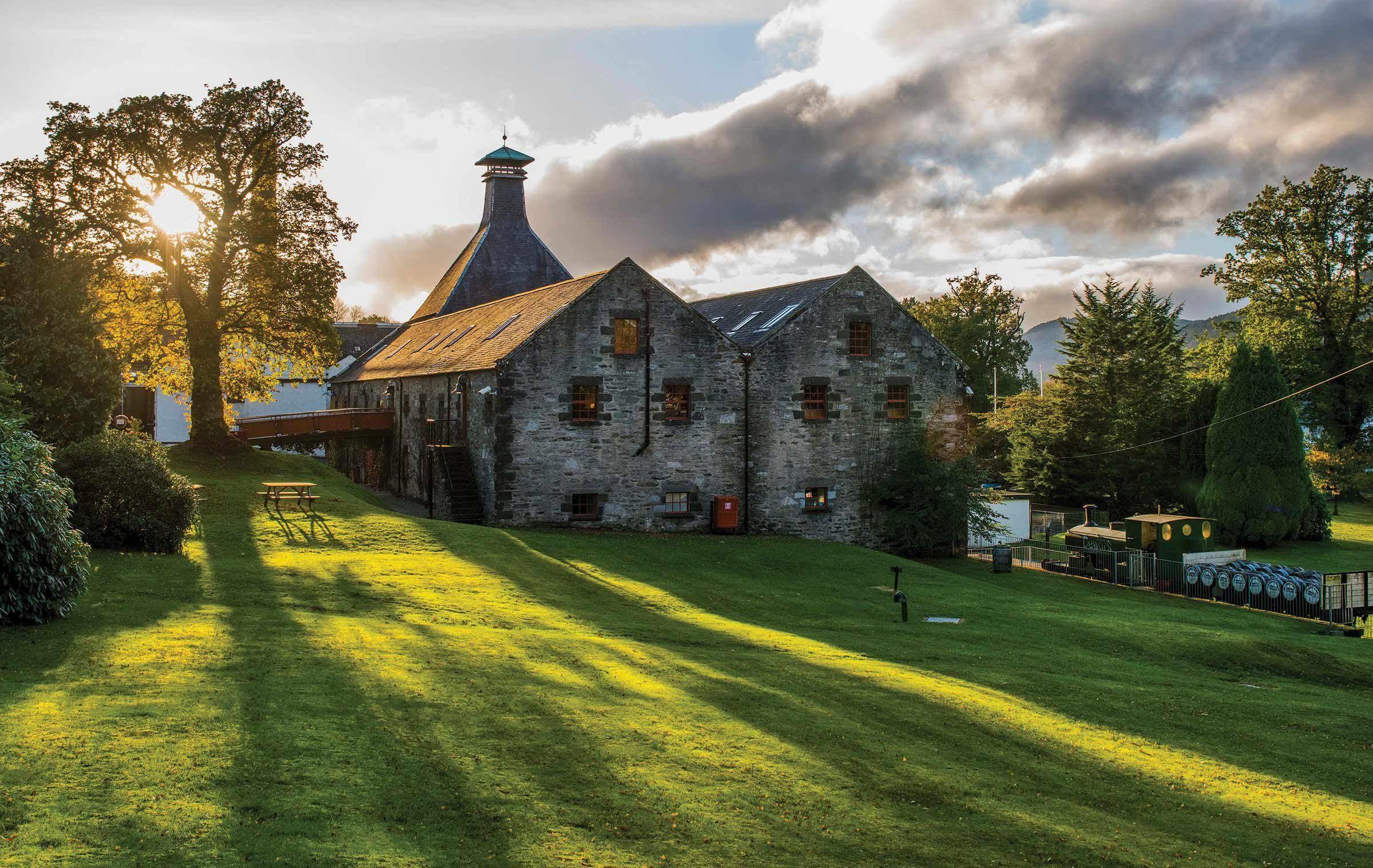 aberfeldy distillery exterior x