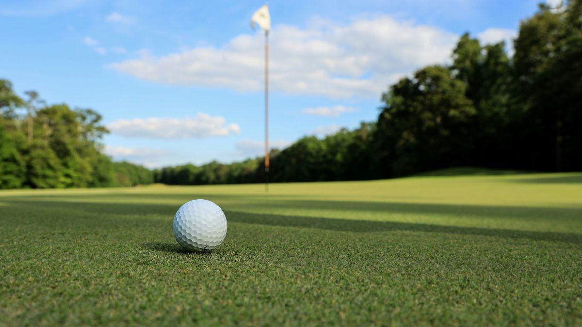 Photo of a golf ball.